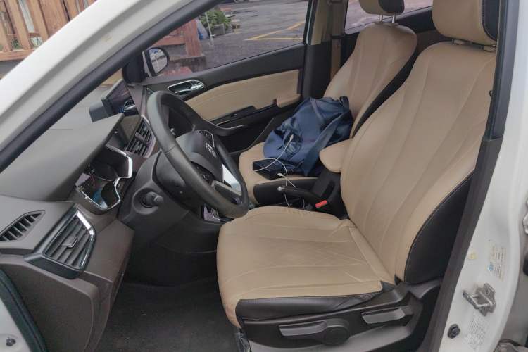 Used Baojun 310W 2017 1.5L Manual Fashion Model China V Left Front Seat