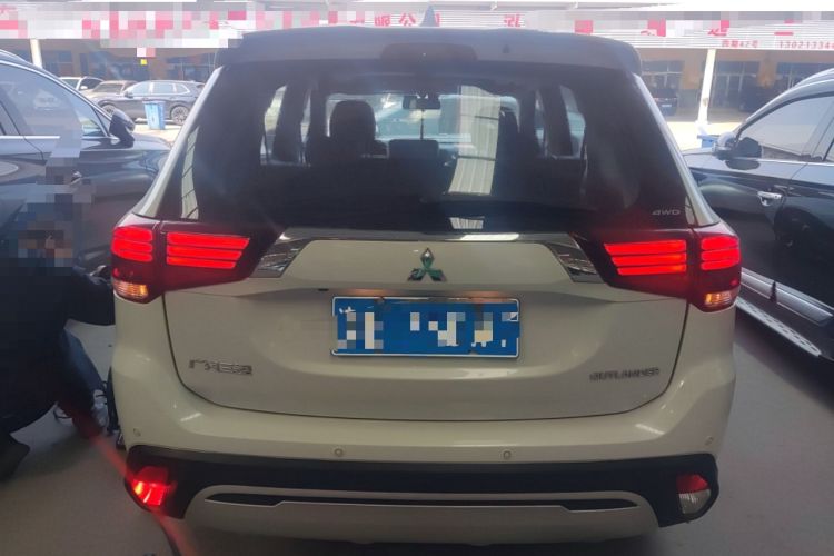 Used Mitsubishi Outlander 2019 2.4L 4x4 Zhi Xiang Edition 7 Seats China VI Standard