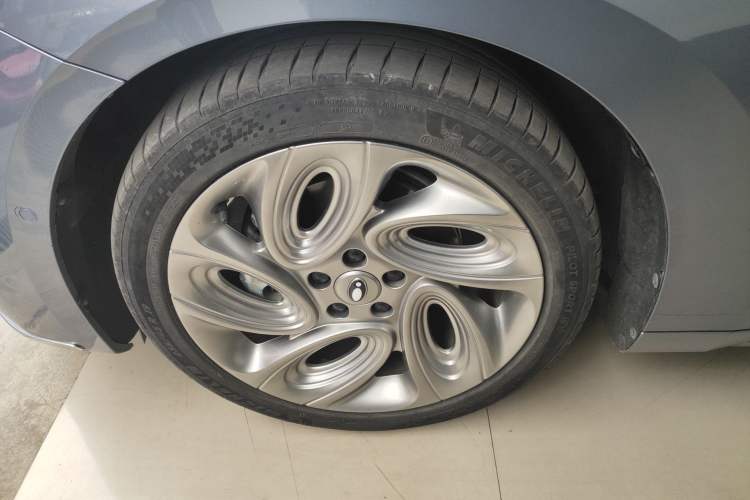 Used ORA Lightning Cat 2022 555 km Luxury Edition
