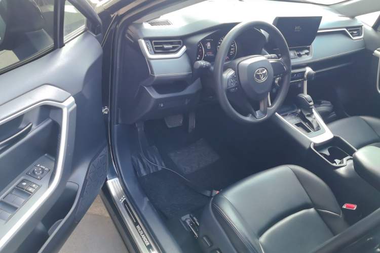 Used Toyota Wildlander 2023 2.0L CVT Two-Wheel Drive Leading Edition
