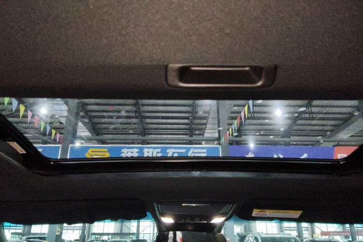 Used Honda Elysion 2024 2.0L eHEV Luxury Edition Headliner