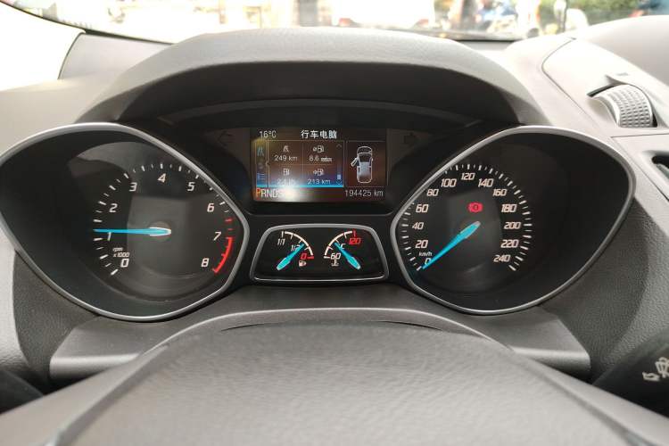 Used Ford Kuga 2015 2.0L GTDi Four-Wheel-Drive Sport Model Instrument Cluster