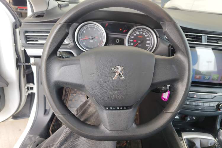 Used Peugeot 408 2014 1.8L Manual Leading Edition
