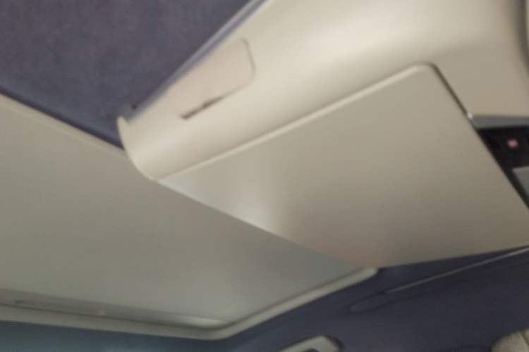 Used Buick GL8 2018 ES 28T Comfort Model China VI Standard Headliner