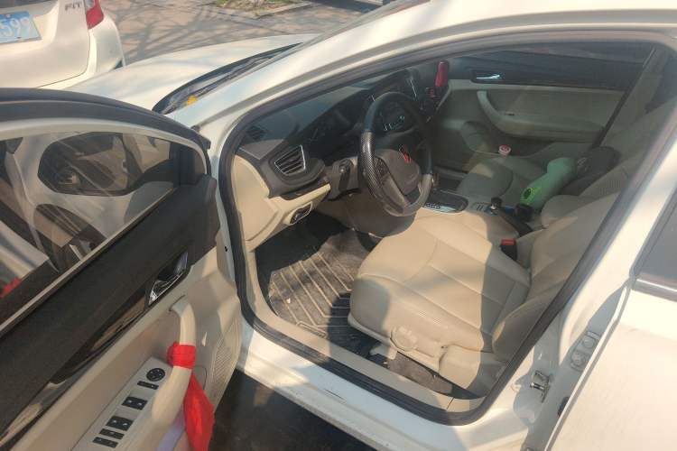 Used Roewe 360 2015 1.5L Automatic Luxury Edition Driver Seat