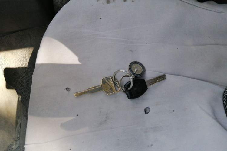 Used Jinbei Hiace 2011 2.0L 5th Generation Kuaiyunwang Standard Version 4G19 Vehicle Key