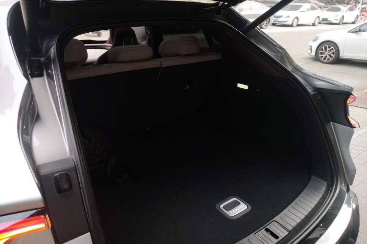 Used Xiaomi Auto YU7 2025 Ultra-Long Range Rear-Wheel Drive Version
