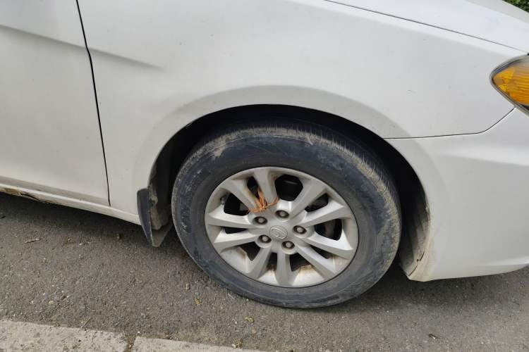 Used Soueast V5 Lingzhi 2015 1.5L Manual Comfort Model Right Front Wheel Hub