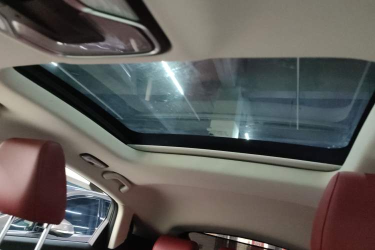 Used CHANGAN CS85 COUPE 2019 1.5T DCT Luxury Version China VI Standard Headliner