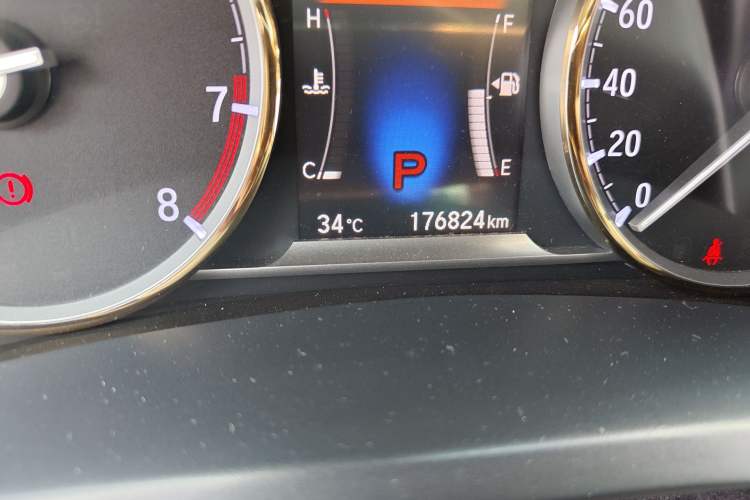 Used Honda Spirior 2015 2.4L Prestige Edition Odometer Close Up