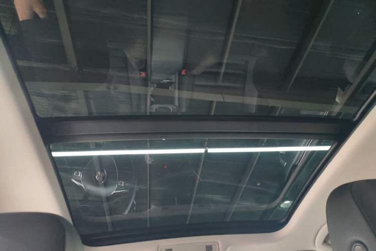 Used Volkswagen Sagitar 2020 200TSI DSG Comfort Version China VI Standard Headliner