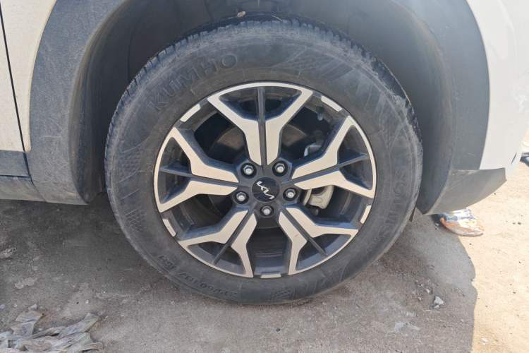 Used Kia KX3 2021 1.5L CVT Trend Edition Right Front Wheel Hub