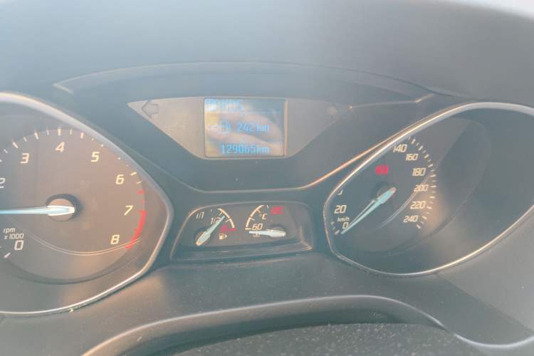 Used Ford Focus 2012 Sedan 1.6L Automatic Fashion Edition
