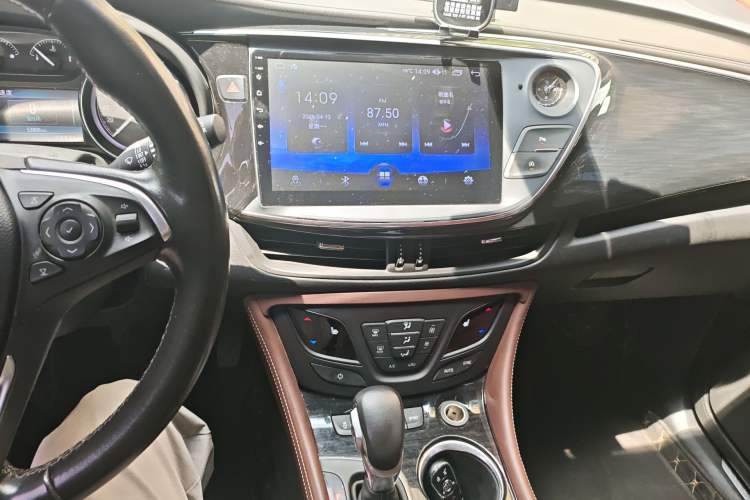 Used Buick Envision 2018 28T Four-Wheel Drive Elite Version Audio And AC Panel