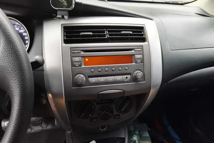 Used Nissan Livina 2013 JINRUI 1.6XV Manual Luxury Edition