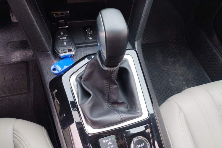 Used Peugeot 408 2022 1.6T Dream Edition Gear Lever