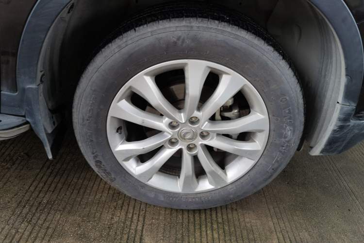 Used Dongfeng Aeolus AX7 2015 2.0L Manual Zhiyi Trim Right Front Wheel Hub