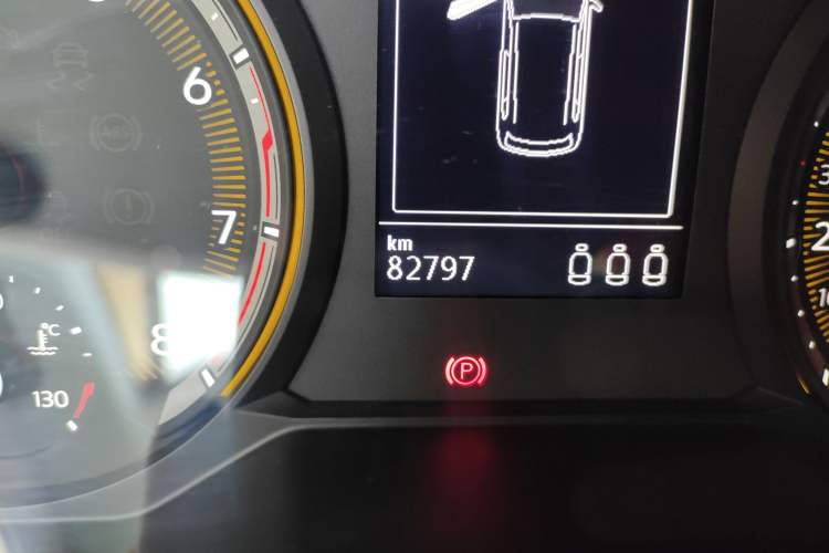 Used Volkswagen Tharu 2021 280TSI Two-Wheel-Drive Luxury Edition Odometer Close Up