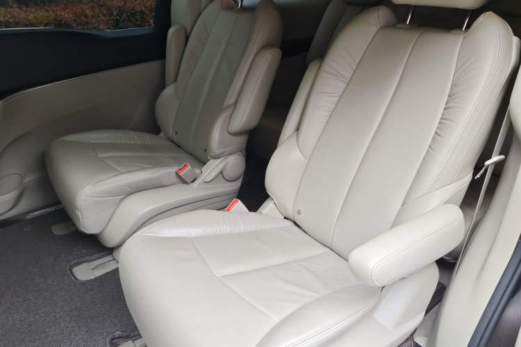 Used Buick GL8 2017 25S Prestige Version China V Standard Interior 4