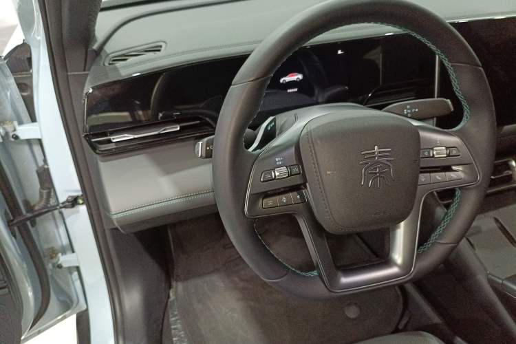 Used BYD Qin L 2025 EV 545KM Beyond Version
