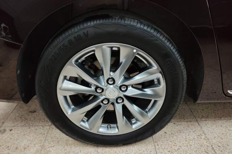 Used Buick GL8 2022 Facelift Avenir Aivia Six-Seat Deluxe Edition Right Rear Wheel Hub