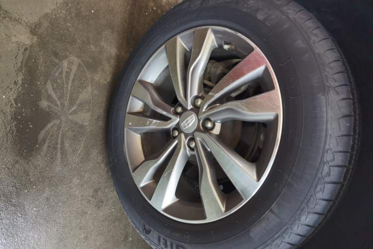 Used Geely Auto Emgrand X7 Sport 2016 1.8TD Automatic Smart Model Right Rear Wheel Hub