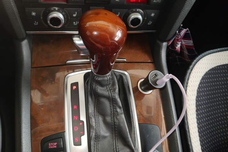 Used Audi Q7 2011 3.0 TFSI Comfort (200kW) Gear Lever