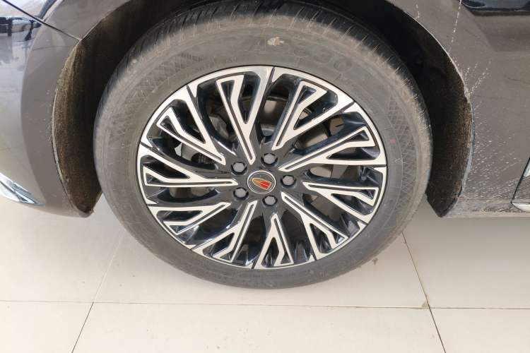 Used Hongqi H5 2025 2.0T Automatic Flag Edition – 500 000 Units Commemorative Version