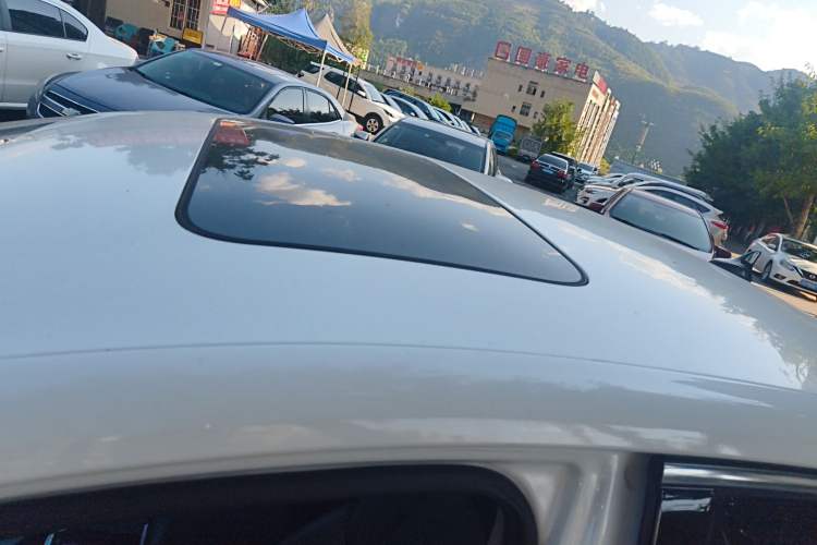 Used Changan Eado 2019 High-Energy Edition 1.6L GDI Automatic Pioneer Model China VI Standard
