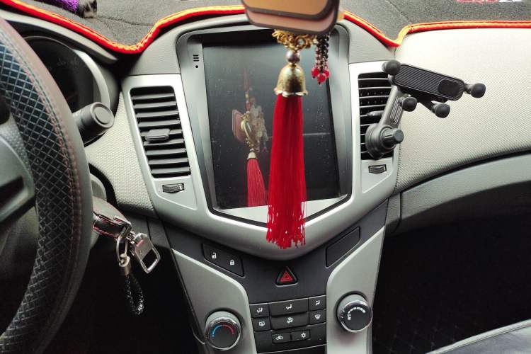 Used Chevrolet Cruze 2012 1.6L SL Grand Edition Manual Transmission Audio And AC Panel