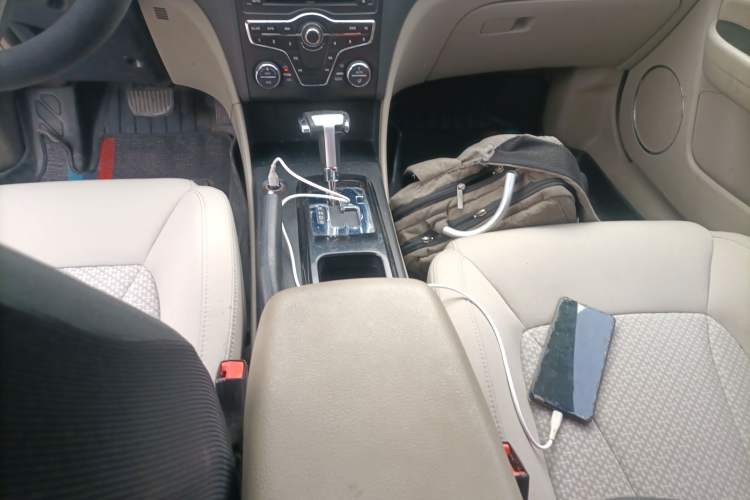 Used Bestune B50 2013 1.6L automatic luxury version
