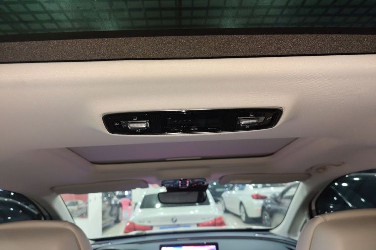 Used Roewe iMAX8 2021 400TGI Supreme Series Prestige Edition
