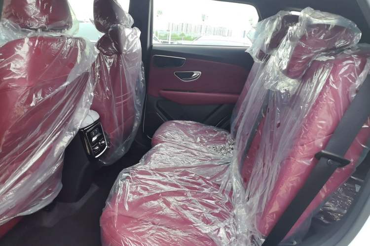 Used JETOUR X70 PLUS 2025 1.5T Elite Edition 7-Seater