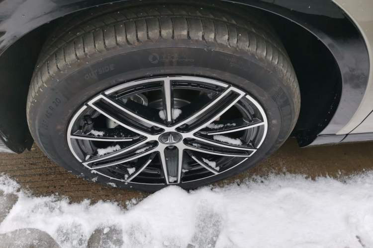 Used VOYAH COURAGE 2025 Model Rear-Drive Qiankun Edition
