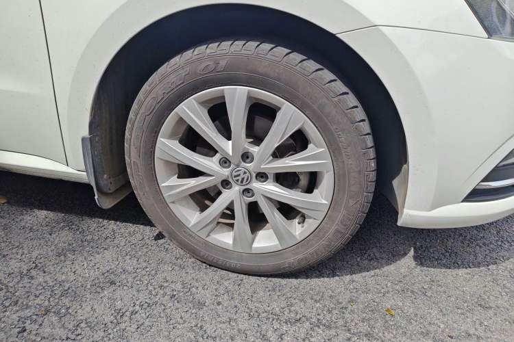 Used Volkswagen Lavida 2015 1.6L Automatic Comfort Edition