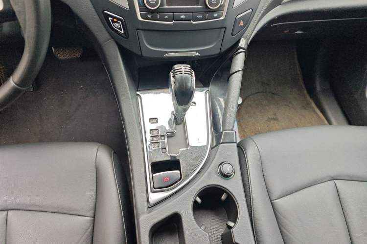 Used Dongfeng Aeolus AX7 2016 2.0L Automatic Zhiyi Trim Gear Lever