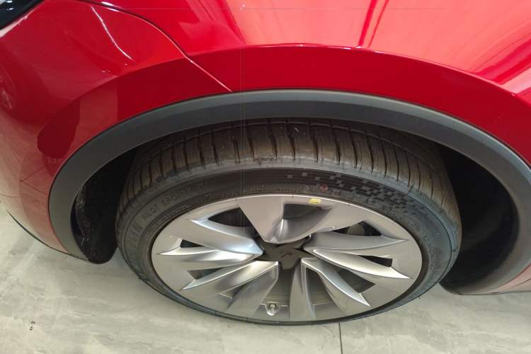 Used Tesla Model Y 2026 Facelifted Long-Range Rear-Drive Model Left Front Wheel Hub