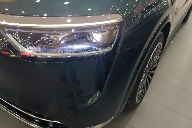 Used Hima AITO M8 2025 Extended-Range Ultra Version 53.4 kWh 6-Seater Edition
