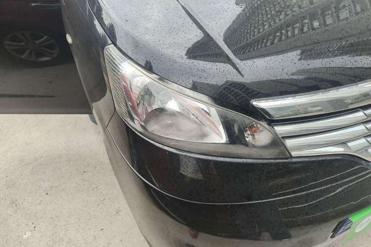 Used Nissan NV200 2018 1.6L CVT Luxury Model Right Front Headlight