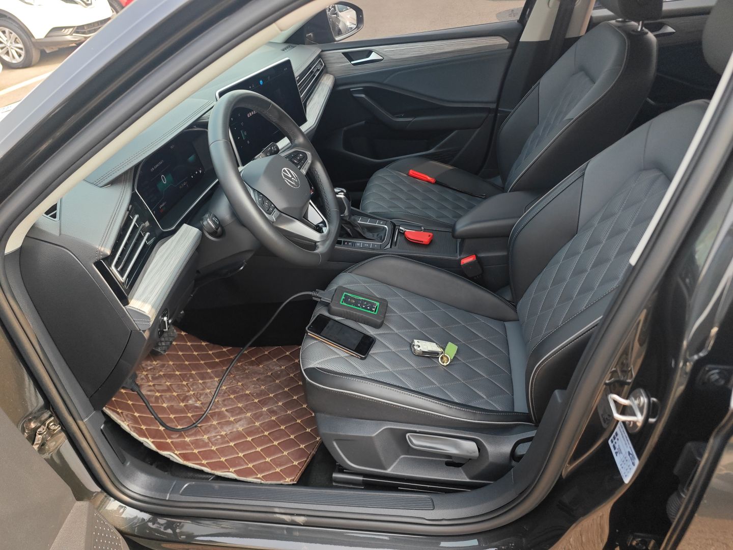 Переднее сиденье в автомобиле