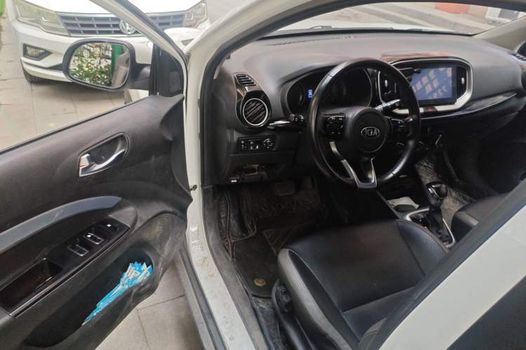 Used Kia kx1 Stonic 2021 1.4L CVT Fun Edition
