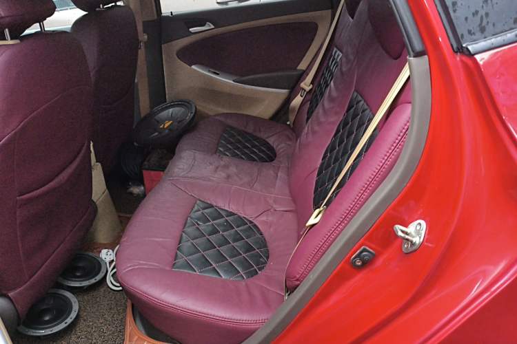 Used Hyundai Verna (older generation) 2010 Sedan 1.4L Automatic Luxury GLS Trim Left Rear Seat