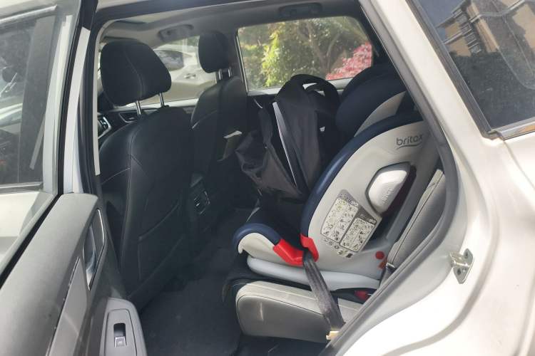 Used Roewe RX5 2016 30T Two-Wheel Drive Automatic Internet Smart Edition
