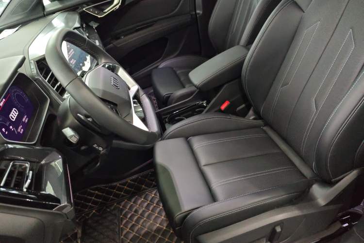 Used Audi Q4 e-tron 2024 40 e-tron Boundary Edition in Midnight Blue Left Front Seat