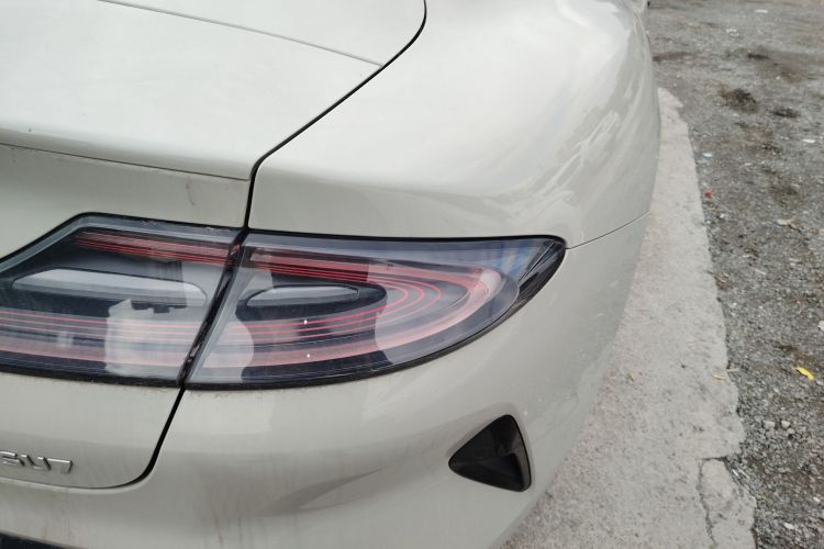 Used Xiaomi Auto SU7 2024 Rear-Drive Standard Founder Edition Right Rear Taillight