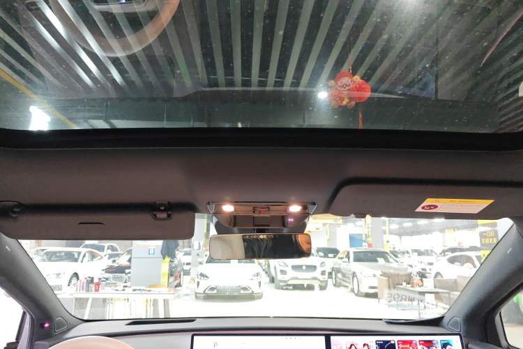 Used Li Auto i6 2025 Model Two-Wheel-Drive Standard Type
