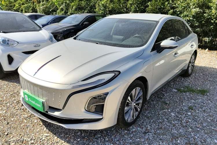 Used Hongqi E-QM5 2022 431 km Charge & Enjoy Edition