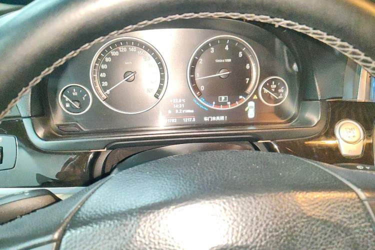 Used BMW 5 Series 2013 525Li Leading Model