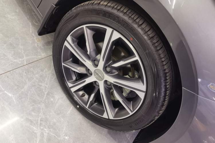 Used Geely Auto Emgrand 2022 4th Generation 1.5L CVT Luxury Model Right Front Wheel Hub