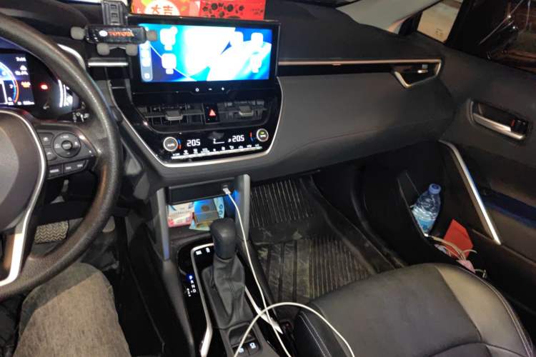 Used Toyota FRONTLANDER 2024 2.0L Smart Electric Hybrid Dual-Engine Luxury Edition Audio And AC Panel